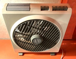 lot 110 image: Vintage Deluxe Rotating Fan