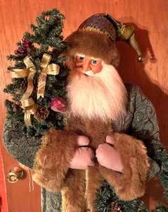 lot 117 image: Large Santa Decorative Figurine