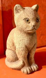 lot 125 image: Variety of Vintage Cute Cat Decorative Figurines