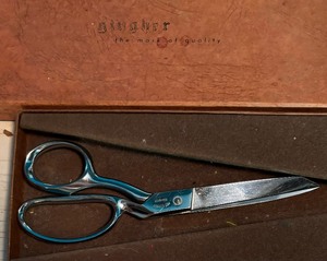 lot 128 image: Three Pairs of Quality Scissors by Gingher and Marks Mundail