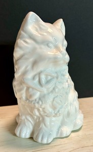 lot 133 image: Pair of Cute Porcelain Cat Figurines