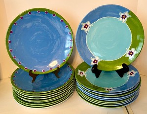 lot 236 image: Great Grouping of Plastic Servingware