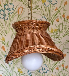 lot 265 image: Vintage Wicker Chain Lamp