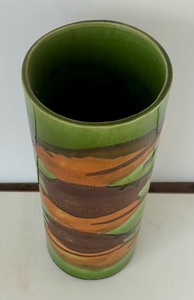 lot 278 image: Stunning Vintage Royal Haeger Vase