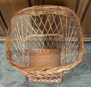 lot 280 image: Vintage Glass Top Wicker Table