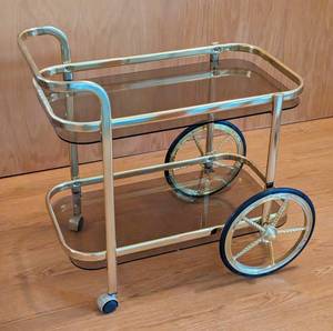 lot 11 image: Vintage Brass and Glass Rolling Bar Cart