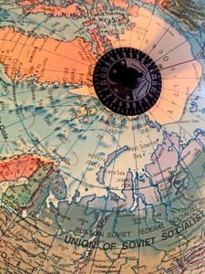 lot 197 image: Vintage Spot Globe 2000 with Built in Light and Users Guide