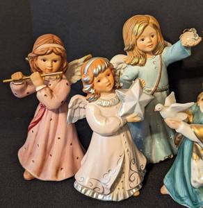 lot 150 image: Assorted Goebel Porcelain Angel Figurines
