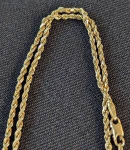 lot 42 image: 14k Gold Rope Twist Chain
