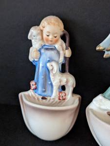 lot 171 image: Vintage Goebel Porcelain Angel Figurines and Wall Pockets