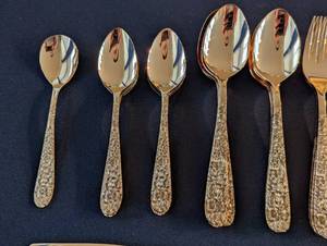 lot 172 image: Vintage Gold Plated Floral Garden Flatware