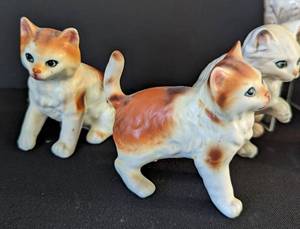 lot 183 image: Assorted Vintage Porcelain Cat Figurines