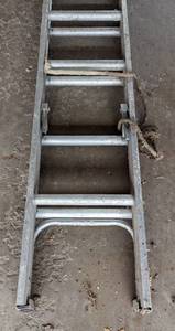 lot 317 image: Aluminum Extension Ladder