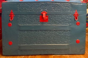 lot 192 image: Vintage Blue and Red Painted Vintage Trunk with Floral Interior