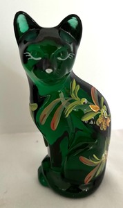 lot 33 image: Pair of Vintage Fenton Green Hand Painted Glass Cat Figurines