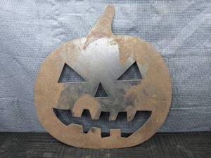 Metal Pumpkin Sign