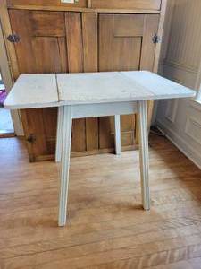 lot 17 image: Vintage Farmhouse Drop Leaf White Painted Table.