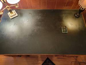 lot 29 image: An Arts and Crafts or Mission Oak office or library desk. Lincoln Desks.