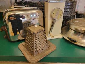 lot 45 image: Lot of Vintage Kitchen Electrics, Toasters, Waffle Irons, ice crusher etc.