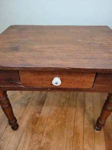 lot 53 image: Country Farmhouse Table. Salesmans Sample.