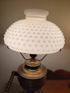 lot 85 image: White Glass and Brass Table Lamp.
