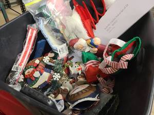 lot 118 image: JJ Tote full of X-Mas decor