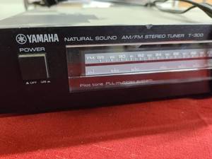 lot 178 image: JJ Yamaha Natural Sound Stereo Tuner T-300