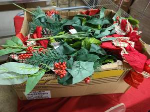 lot 220 image: MM Box of holiday faux floral decor