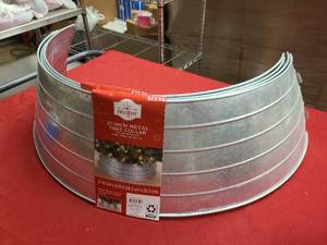 lot 229 image: MM 2x 27-Inch metal tree collars