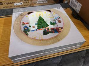 lot 236 image: MM 2x Christmas themes charging plates and holders