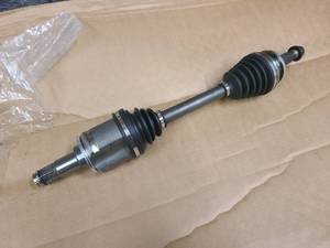 lot 14 image: New Axle Assembly