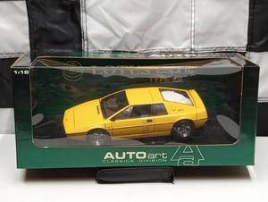 lot 1 image: Autoart Classic Division Lotus Esprit Type 79 118th Scale Die Cast Car