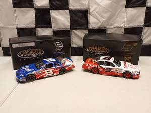 lot 32 image: Action Owners Club Select 124th Scale Die Cast Car