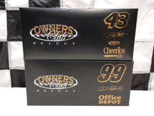 lot 33 image: Action Owners Club Select 124th Scale Die Cast Car
