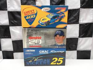 lot 51 image: Action 124th Scale Die Cast Cars