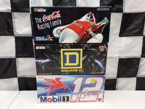lot 53 image: Action 124th Scale Die Cast Cars