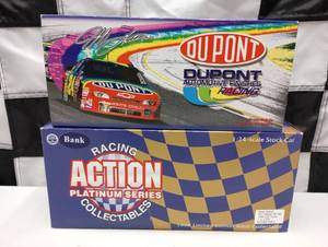 lot 87 image: Action 124th Scale Die Cast Cars