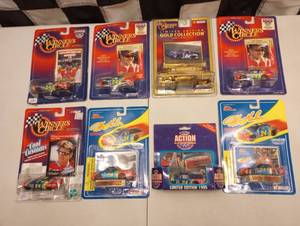 lot 109 image: Assorted 164th Scale Die Cast Cars