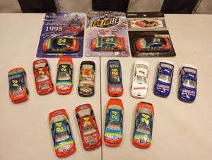 lot 111 image: Assorted 164th Scale Die Cast Cars