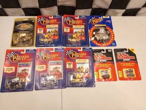 lot 112 image: Assorted 164th & 1144th Scale Die Cast Sprint Cars