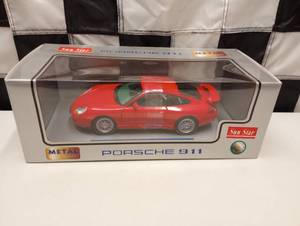 lot 158 image: Sun Star 911 Porsche 118th Scale Die Cast Car