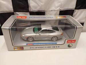 lot 159 image: Sun Star 911 Porsche 118th Scale Die Cast Car