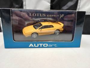 lot 167 image: Autoart Lotus Esprit V8 143rd Scale Die Cast Car