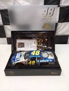 lot 179 image: Owners Elite Jimmie Johnson #48 Lowes 124th Scale Die Cast Car