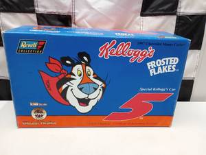 lot 184 image: Revell Terry Labonte #5 Kellogs 18th Scale Die Cast Car