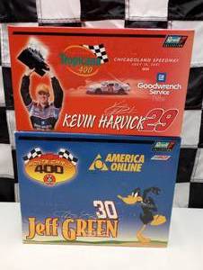 lot 185 image: Revell 124th Scale Die Cast Car