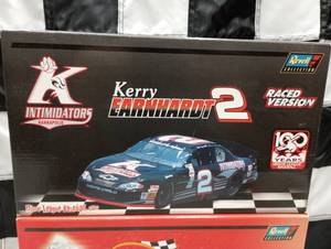 lot 188 image: Revell 124th Scale Die Cast Cars