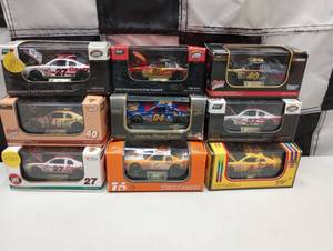 lot 190 image: Revell 164th Scale Die Cast Cars