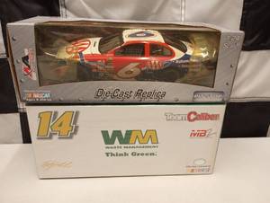 lot 207 image: Team Caliber 124th Scale Die Cast Cars
