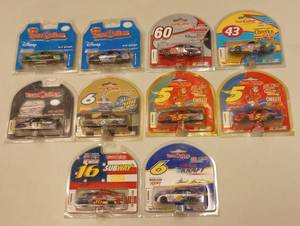lot 240 image: Team Caliber Pit Stop 164th Scale Die Cast Cars